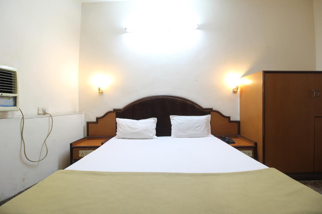 Soubhagya Inn Силвасса Экстерьер фото